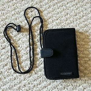 NWOT Travelon Passport/Docs Holder
